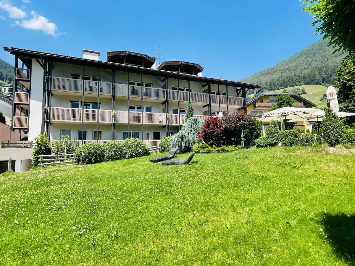 Residence Hotel Alpinum Campo Tures Ngoại thất bức ảnh