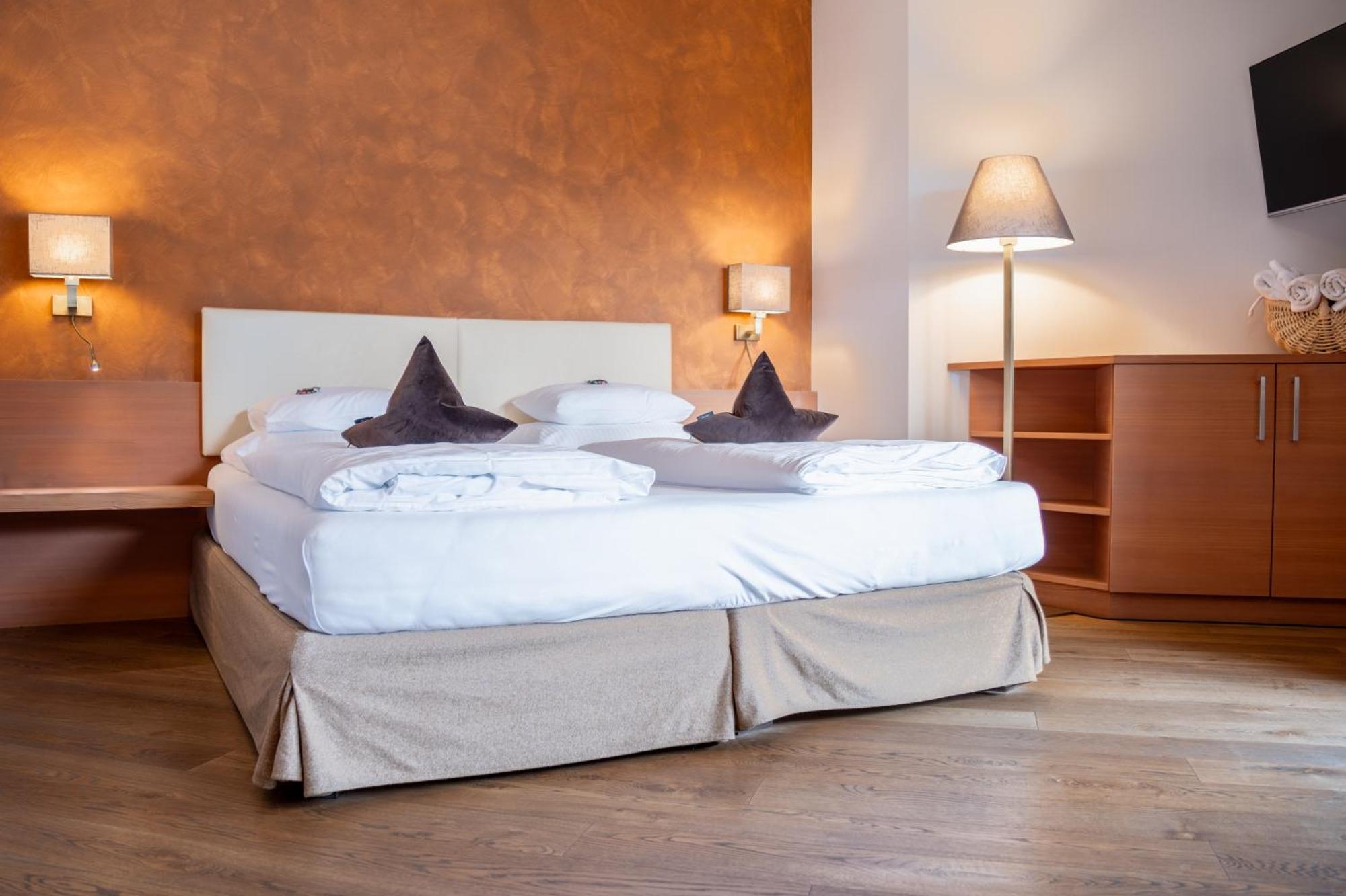 Residence Hotel Alpinum Campo Tures Ngoại thất bức ảnh