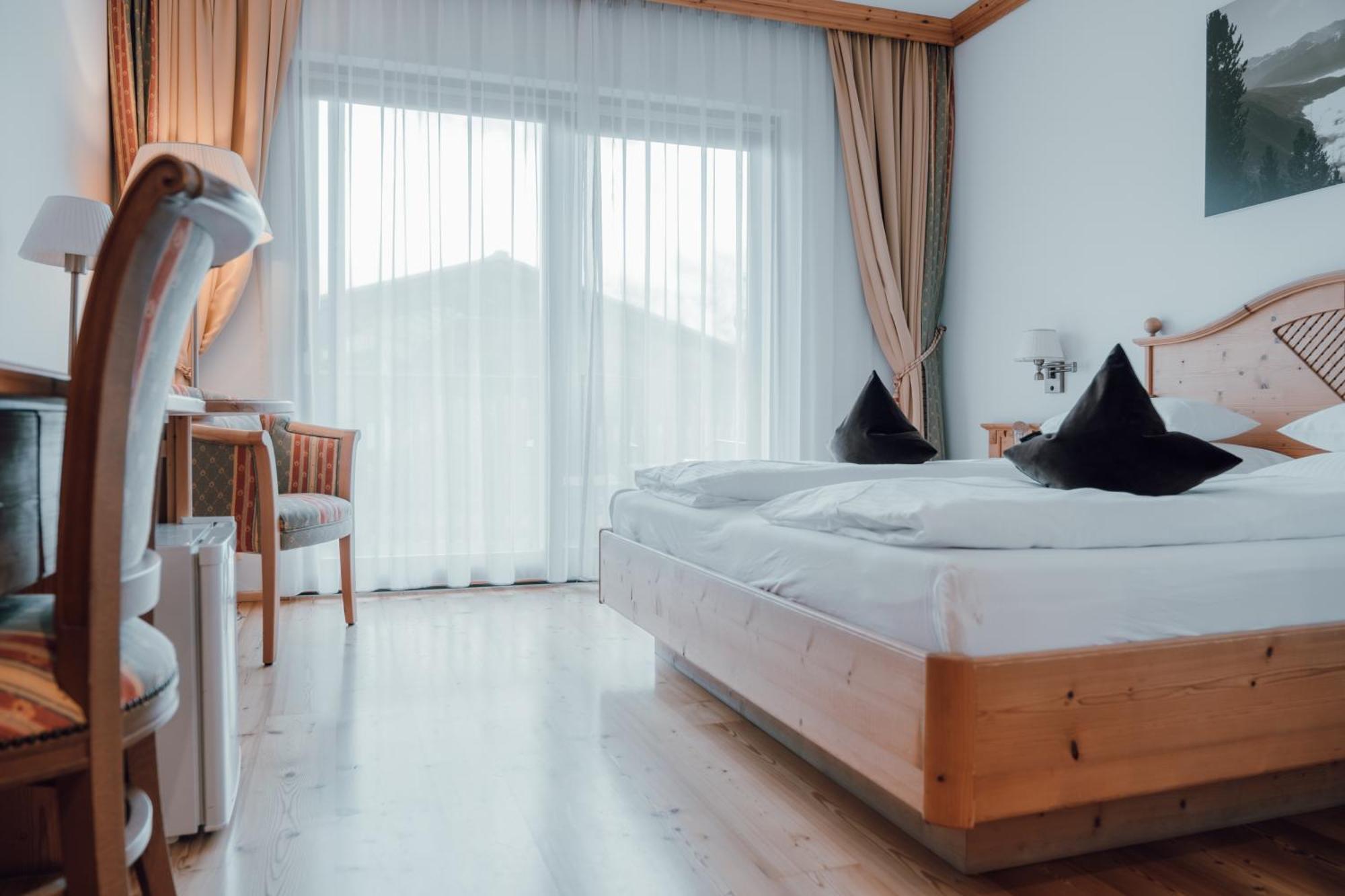 Residence Hotel Alpinum Campo Tures Ngoại thất bức ảnh